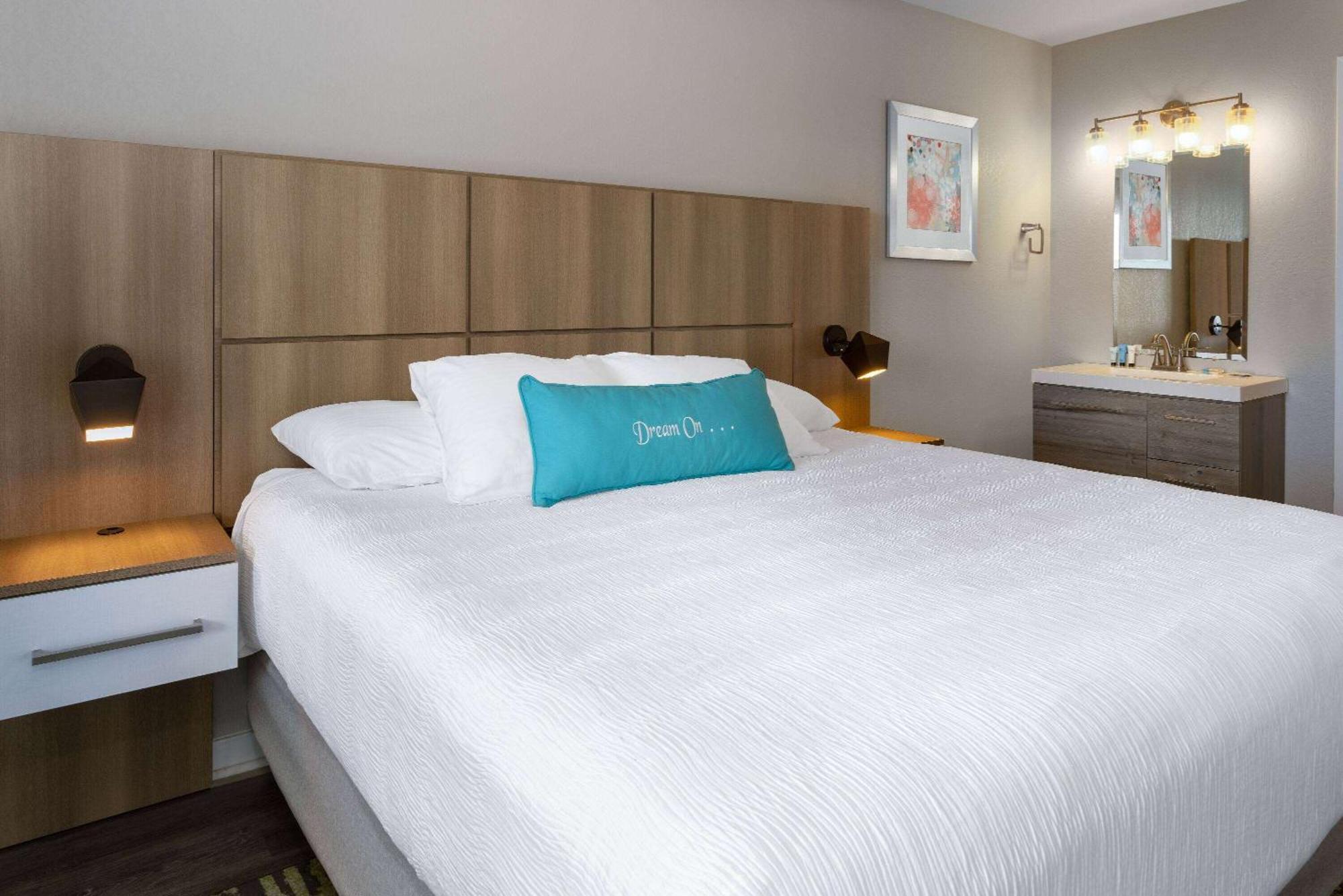 Atlantic Beach Resort, A Ramada By Wyndham Ngoại thất bức ảnh